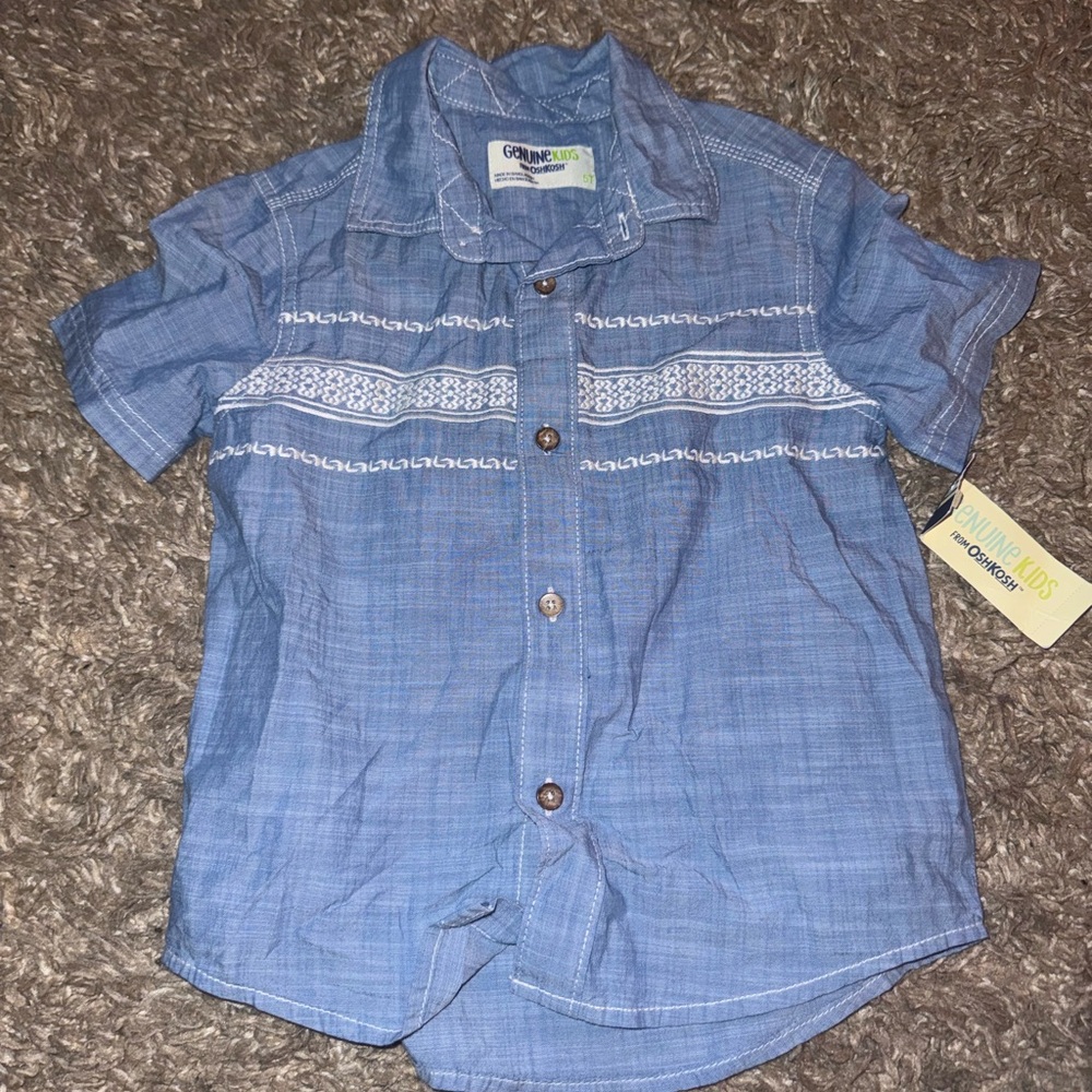 OshKosh B'gosh Light Blue Button-Up Shirt size 5t nwt